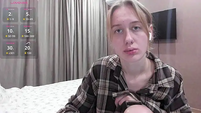 Snapshot of Mika_Ray chatting on November 27, 2025, 9:48 pm Mika Ray online show from November 27, 2025, 9:48 pm