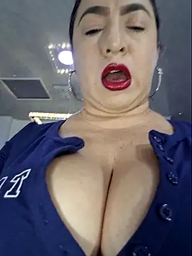 Snapshot of laura_bassi chatting on February 12, 2026, 3:06 am laura bassi online show from February 12, 2026, 3:06 am