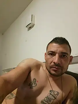 Snapshot of Zoltanioan26 chatting on June 3, 2026, 9:52 pm Zoltanioan26 online show from June 3, 2026, 9:52 pm