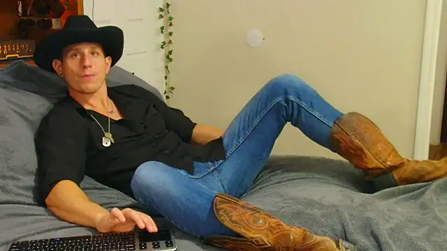 Snapshot of zack_Fisher chatting on December 22, 2025, 11:49 pm zack Fisher online show from December 22, 2025, 11:49 pm