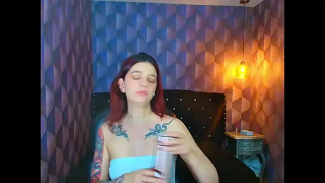 LiaHarryis online show from October 12, 2025, 6:09 pm