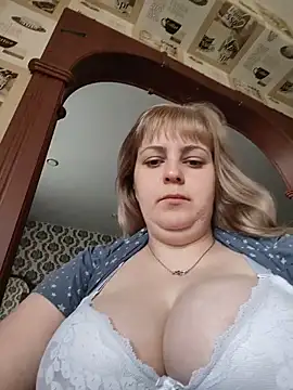 Snapshot of Lady_nice_cat chatting on June 1, 2026, 2:45 am Lady nice cat online show from June 1, 2026, 2:45 am