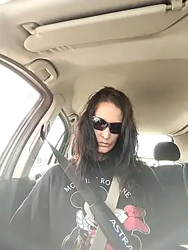 Snapshot of LauraBaby chatting on September 15, 2025, 9:32 am LauraBaby online show from September 15, 2025, 9:32 am