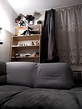 Snapshot of LauraBaby chatting on December 15, 2025, 4:46 pm LauraBaby online show from December 15, 2025, 4:46 pm