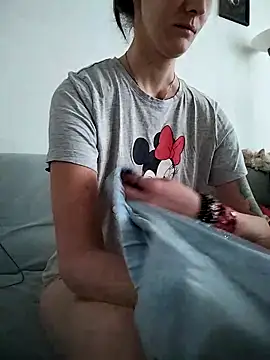 Snapshot of LauraBaby chatting on September 28, 2025, 11:06 am LauraBaby online show from September 28, 2025, 11:06 am