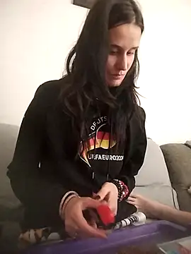 Snapshot of LauraBaby chatting on October 21, 2025, 2:49 pm LauraBaby online show from October 21, 2025, 2:49 pm