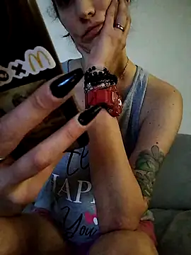 Snapshot of LauraBaby chatting on November 30, 2025, 1:45 pm LauraBaby online show from November 30, 2025, 1:45 pm