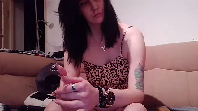 Snapshot of LauraBaby chatting on December 20, 2024, 8:01 pm LauraBaby online show from December 20, 2024, 8:01 pm