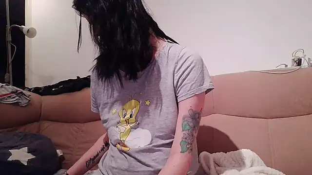 Snapshot of LauraBaby chatting on December 21, 2024, 7:16 pm LauraBaby online show from December 21, 2024, 7:16 pm