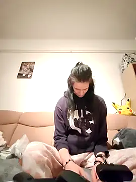 Snapshot of LauraBaby chatting on December 23, 2024, 5:39 am LauraBaby online show from December 23, 2024, 5:39 am