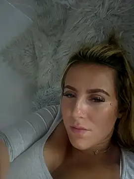 Miss emilee online show from September 18, 2025, 8:23 pm