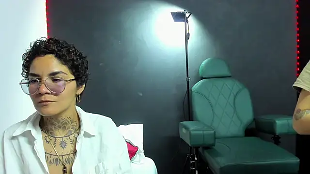 Snapshot of anaroman01 chatting on November 15, 2025, 2:37 am anaroman01 online show from November 15, 2025, 2:37 am