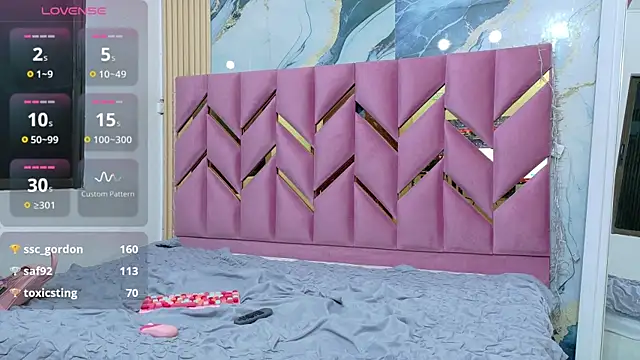 daddyissuesss  online show from October 8, 2025, 7:47 pm