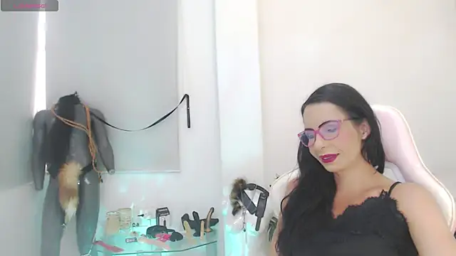 Snapshot of sasha_mom69_ chatting on November 27, 2025, 3:45 pm sasha mom69 online show from November 27, 2025, 3:45 pm