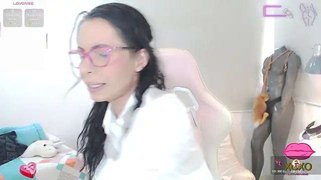 Snapshot of sasha_mom69_ chatting on October 19, 2025, 3:04 pm sasha mom69 online show from October 19, 2025, 3:04 pm