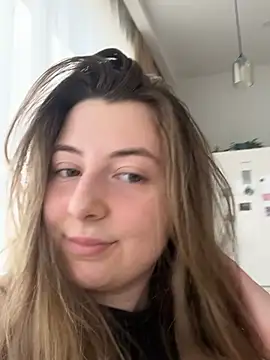 Snapshot of curvyflawless chatting on February 15, 2025, 10:11 am curvyflawless online show from February 15, 2025, 10:11 am