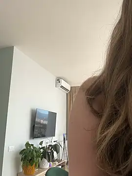 Snapshot of curvyflawless chatting on March 5, 2025, 7:16 am curvyflawless online show from March 5, 2025, 7:16 am