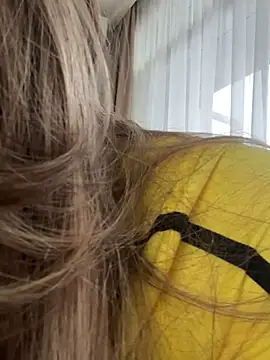 Snapshot of curvyflawless chatting on February 21, 2025, 9:34 am curvyflawless online show from February 21, 2025, 9:34 am