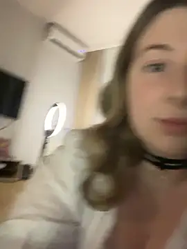 Snapshot of curvyflawless chatting on March 6, 2025, 6:05 pm curvyflawless online show from March 6, 2025, 6:05 pm