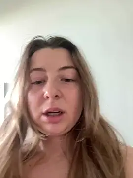 Snapshot of curvyflawless chatting on February 21, 2025, 12:38 pm curvyflawless online show from February 21, 2025, 12:38 pm