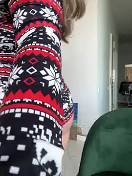 Snapshot of curvyflawless chatting on February 28, 2025, 12:42 pm curvyflawless online show from February 28, 2025, 12:42 pm