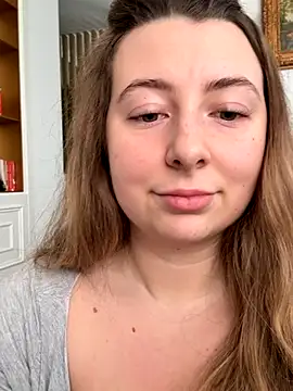 Snapshot of curvyflawless chatting on October 31, 2025, 7:49 am curvyflawless online show from October 31, 2025, 7:49 am