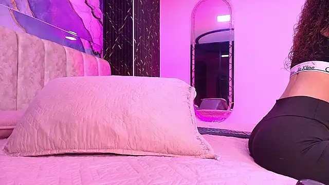 arl chloee online show from March 16, 2026, 3:03 am