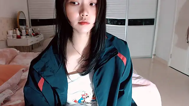 -Lucky Girl online show from November 30, 2025, 11:00 am