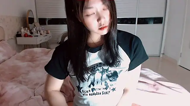 -Lucky Girl online show from March 22, 2026, 2:07 pm