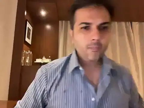 Snapshot of immog727 chatting on December 24, 2024, 5:44 pm immog727 online show from December 24, 2024, 5:44 pm