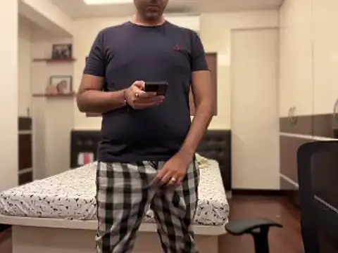 Snapshot of immog727 chatting on February 25, 2025, 5:30 pm immog727 online show from February 25, 2025, 5:30 pm