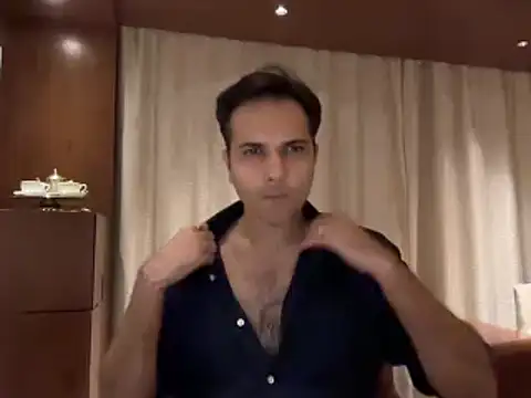 Snapshot of immog727 chatting on December 26, 2024, 5:08 pm immog727 online show from December 26, 2024, 5:08 pm