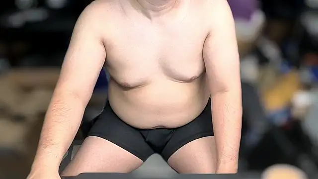 Snapshot of azndadman chatting on January 9, 2026, 7:04 am azndadman online show from January 9, 2026, 7:04 am