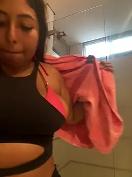 emmyjhonson07 online show from March 21, 2025, 10:39 pm