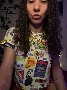 Snapshot of _Neeka_ chatting on February 1, 2026, 4:33 am Neeka online show from February 1, 2026, 4:33 am