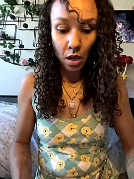 Snapshot of _Neeka_ chatting on September 27, 2025, 2:45 pm Neeka online show from September 27, 2025, 2:45 pm