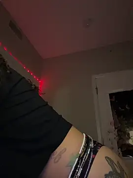 Snapshot of _Neeka_ chatting on February 27, 2026, 3:51 am Neeka online show from February 27, 2026, 3:51 am