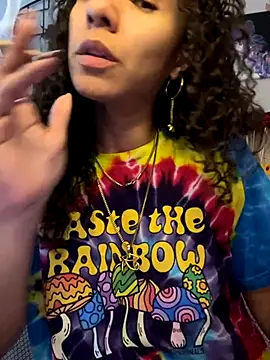 Snapshot of _Neeka_ chatting on November 1, 2025, 3:17 pm Neeka online show from November 1, 2025, 3:17 pm