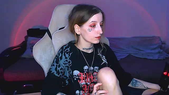 Snapshot of Cath_dysphoria_ chatting on March 23, 2025, 12:15 am Cath dysphoria online show from March 23, 2025, 12:15 am