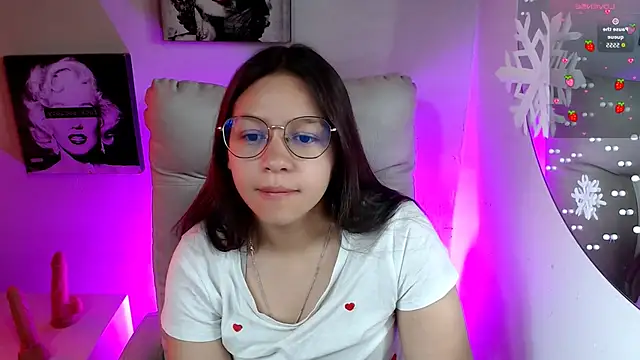 Snapshot of SamanthaRoldaan chatting on December 22, 2025, 2:17 pm SamanthaRoldaan online show from December 22, 2025, 2:17 pm