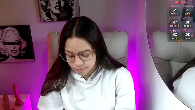 Snapshot of SamanthaRoldaan chatting on November 19, 2025, 1:55 pm SamanthaRoldaan online show from November 19, 2025, 1:55 pm