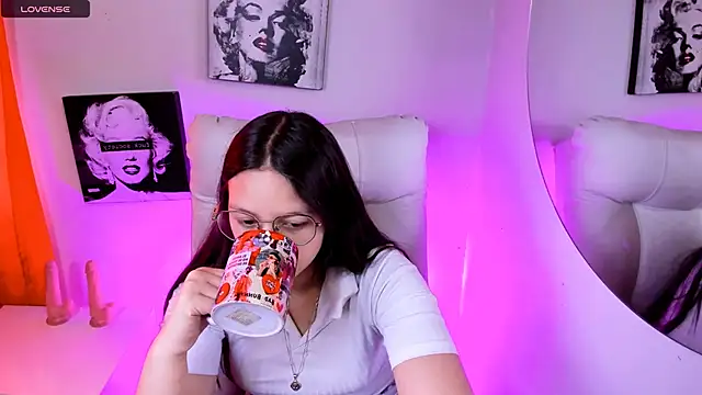 SamanthaRoldaan online show from March 15, 2026, 7:32 pm