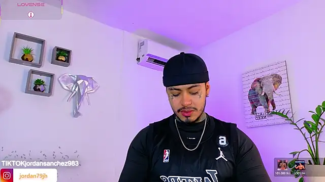 JordanSmiith  online show from June 17, 2026, 9:36 pm