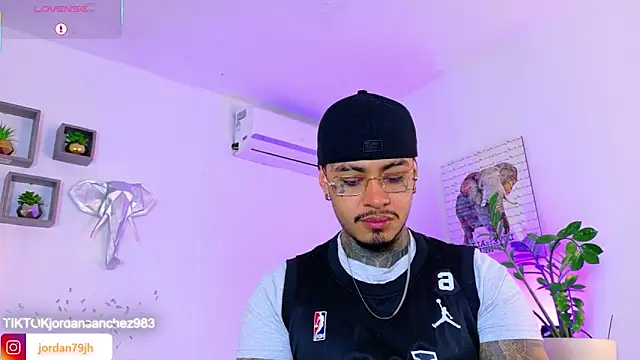 Snapshot of JordanSmiith_ chatting on April 30, 2026, 8:38 pm JordanSmiith online show from April 30, 2026, 8:38 pm