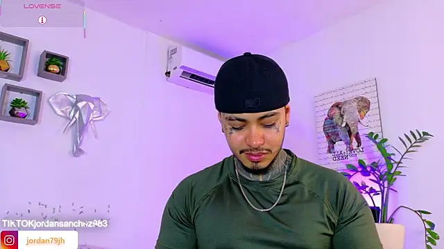 Snapshot of JordanSmiith_ chatting on May 21, 2026, 9:23 pm JordanSmiith online show from May 21, 2026, 9:23 pm