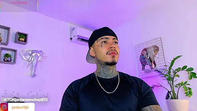 Snapshot of JordanSmiith_ chatting on April 27, 2026, 8:29 pm JordanSmiith online show from April 27, 2026, 8:29 pm