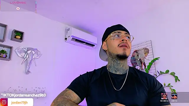 Snapshot of JordanSmiith_ chatting on May 1, 2026, 9:20 pm JordanSmiith online show from May 1, 2026, 9:20 pm