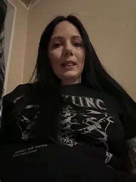 Snapshot of naughty_lucifer chatting on December 5, 2025, 3:10 pm naughty lucifer online show from December 5, 2025, 3:10 pm