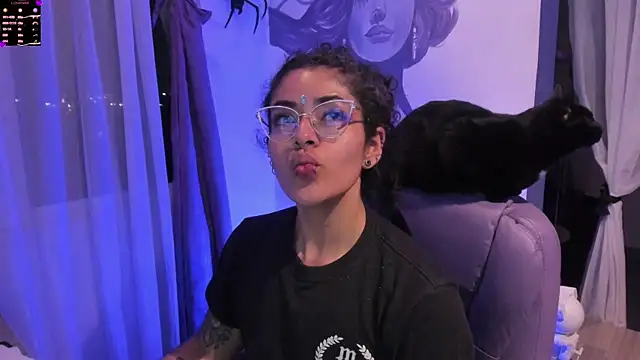 witchviolet online show from December 1, 2025, 3:29 am