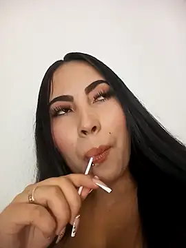 Snapshot of dayanna_86 chatting on November 23, 2025, 12:09 am dayanna 86 online show from November 23, 2025, 12:09 am